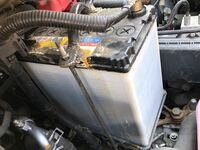 車の過充電によるバッテリー液漏れについて 社外バッテリーで液漏れし車がサビ Yahoo 知恵袋