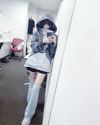 このあのちゃんが履いてるルーズソックス的なのってなんて言う名前の商品 Yahoo 知恵袋