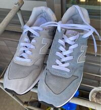 ニューバランスの996という靴を洗ったら写真のように片方だけ妙に青く Yahoo 知恵袋