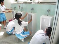 女子が男子トイレを掃除することはあるようですが 男子が女子トイレを掃 Yahoo 知恵袋