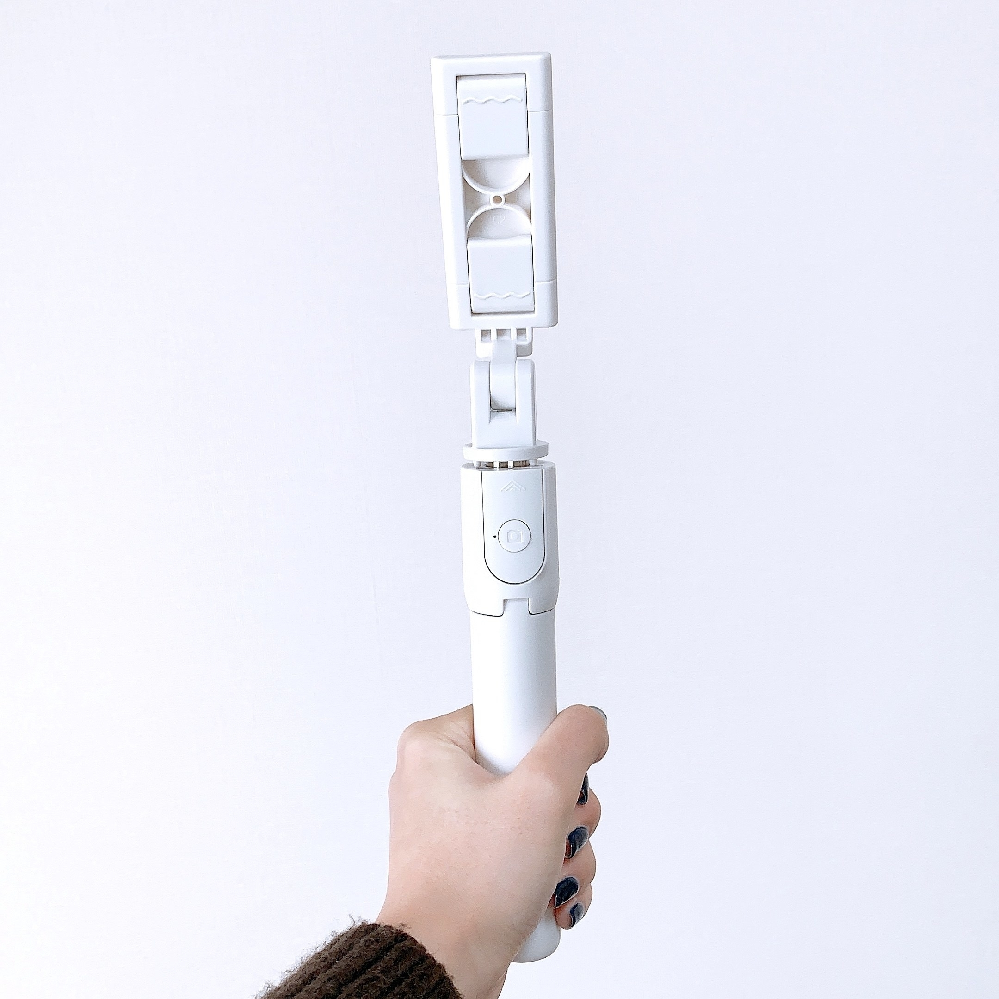 ディズニーランドではこの自撮り棒を画像のように伸ばさずに使えば使用で Yahoo 知恵袋