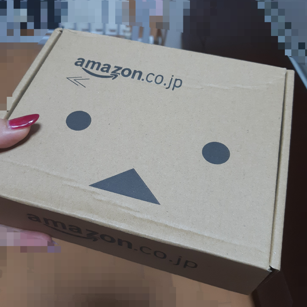 友人から、Amazonで荷物を頼んだら、箱にダンボーの顔が書いてあっ 