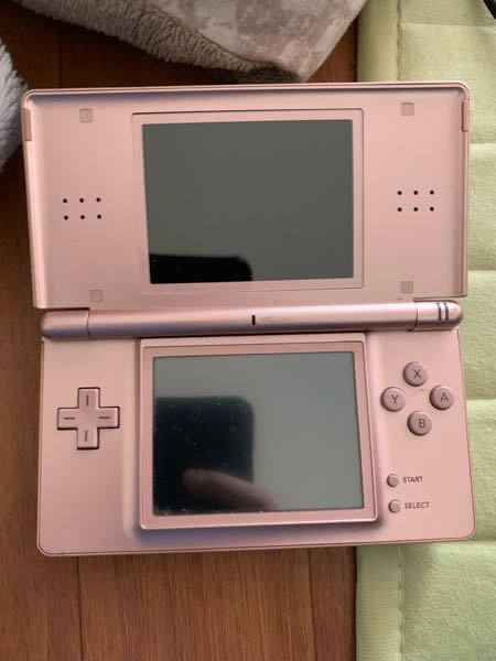 この色のdsライトは箱なしで本体だけだといくらぐらいで売れるでしょう