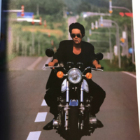 このバイクの名前を教えて下さい Gtoの時の反町だな バイクはスピードメ Yahoo 知恵袋