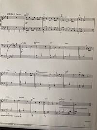 この楽譜どうやって読みますか まだ全然読み方がわからないです Yahoo 知恵袋