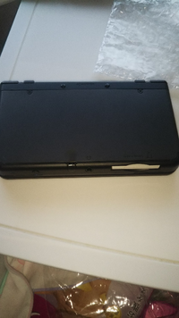 Nintendo3dsメルカリで この写真のdsが送られてきました これは裏面 Yahoo 知恵袋