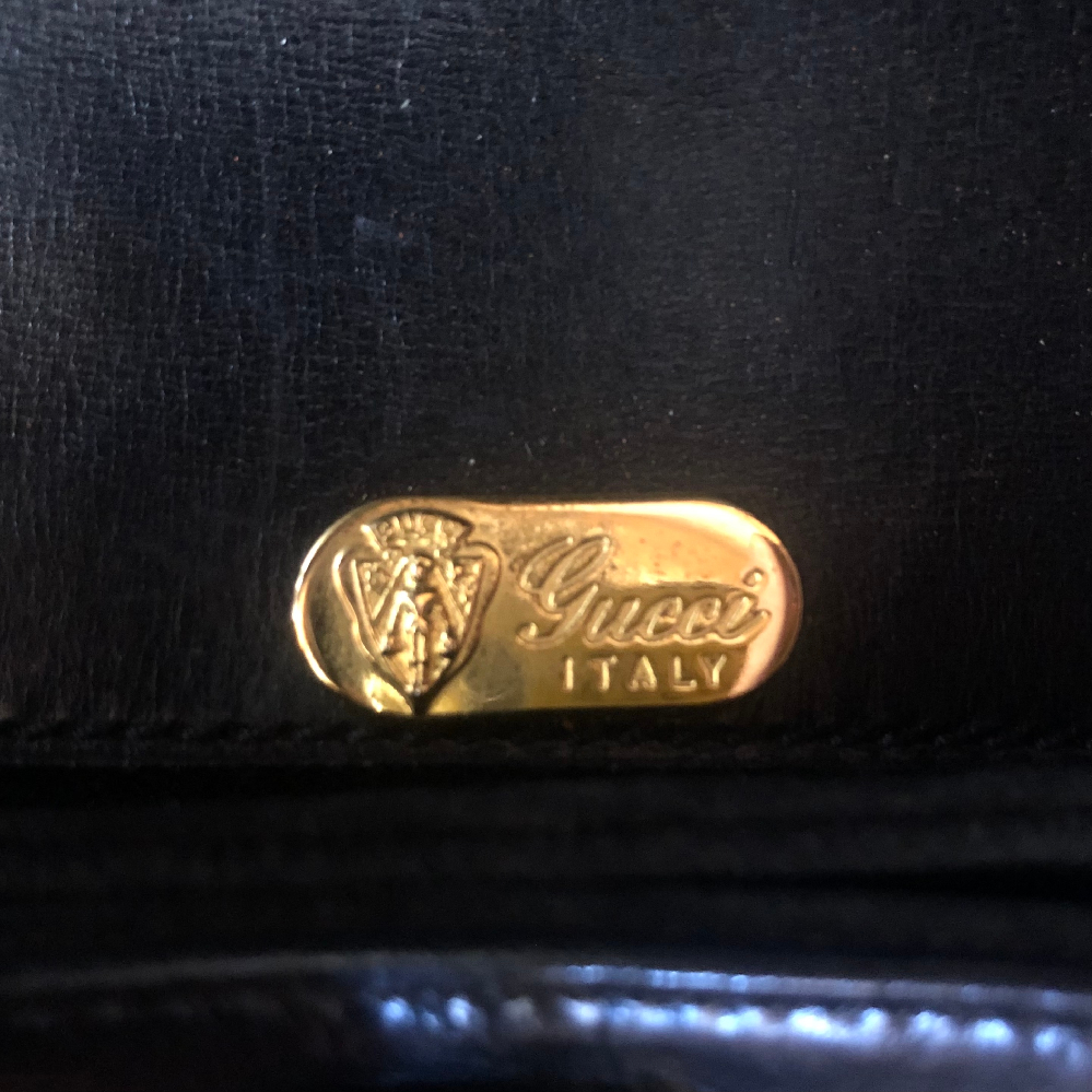 中古でオールドグッチを購入しました。シリアルナンバーはあるのですが