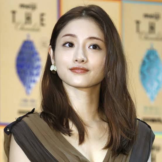 石原さとみさんの眉毛は素敵ですか Yahoo 知恵袋