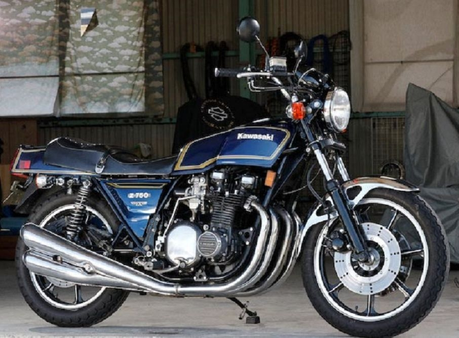 おおむね４０代半ば以上のバイク好きの方へお伺いをいたします 街中のバイク屋さ Yahoo 知恵袋