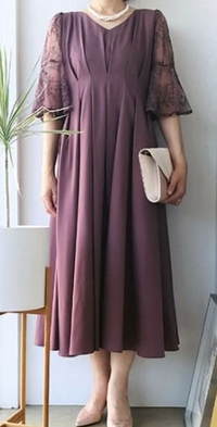 姪の結婚式の服装に悩んでいます 叔母の立場として 黒かネイビーのワン Yahoo 知恵袋