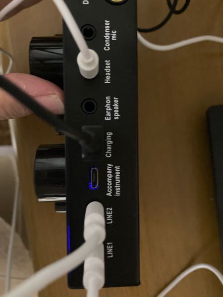 livesoundcardv8という名前のオーディオインターフェースを買っ