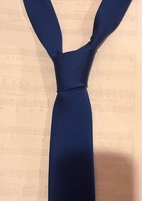 ネクタイってこの結び方じゃ変ですかね 全くダメです 完全に絞りが緩すぎ Yahoo 知恵袋