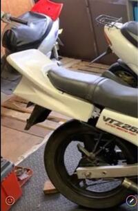 vtz250にcbrのテールカウルつけたいんですけど隙間が空いてしま