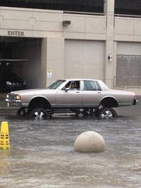 この画像の車 車種は何だかわかりますでしょうか アメ車には疎く 分かりません Yahoo 知恵袋