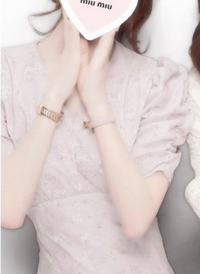 急ぎです こちらの画像のワンピース お洋服はどこのものでしょうか Yahoo 知恵袋