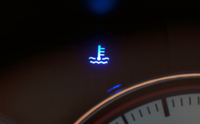 エンジンの水温警告灯。 消えてから走り出した方がエンジンには優しいでしょうか？