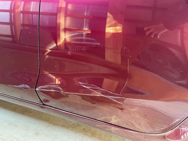 車の修理板金塗装 - 車のドアを擦ってしまい、凹んでしまいました。マ 