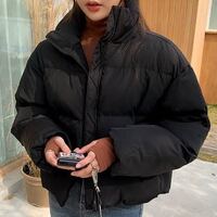 中学生女子です 冬に上着を着ていいのですが シンプルなものかフードがないも Yahoo 知恵袋