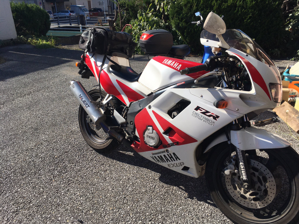 現在FZR250R(91年式)に乗っています。他車種流用でガルアーム倒立