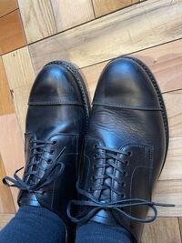 ちい Ｌサイズ新品です。ただ右の甲の所にシワがあります 革靴、ひび割れ。 - 右足の足の甲の部分のこのシワは、いわゆる
