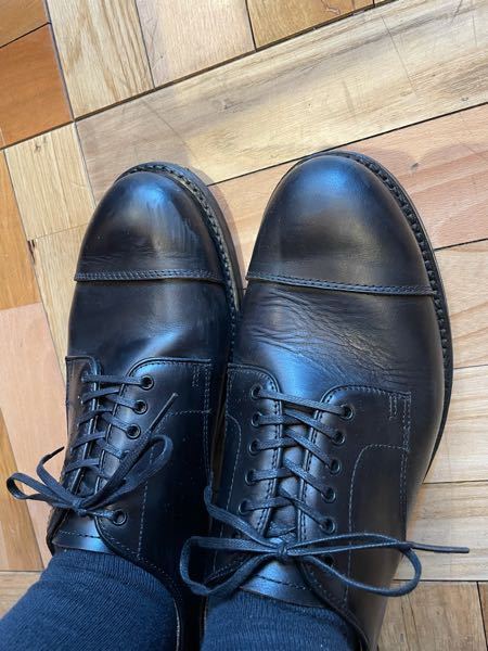 ちい Ｌサイズ新品です。ただ右の甲の所にシワがあります 革靴、ひび割れ。 - 右足の足の甲の部分のこのシワは、いわゆる