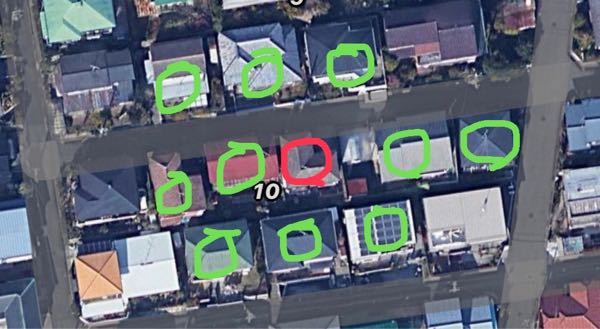 至急です。 引っ越しをしまして戸建の賃貸です。 引っ越しの挨拶をしたいのですが、 赤い丸が私の家で 緑の丸のところは、挨拶をしようと思ってる家です。 両隣2軒と向かい3軒と後ろ3軒で計10軒あいさつにまわろうと思ってますが、 向かいの両端のお家と左隣の1番端のおうちと後ろの両端のお家にも挨拶した方がいいのか気になりましてアドバイスいただければ幸いです。