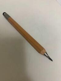 共通テストについて質問です。 シャーペンではなく鉛筆でマークをすると思うのですが、下記のような芯が鉛筆のものであれば大丈夫ですか？試験中に力んで折れたりしたら怖いので押すと芯が出るタイプが使いたいです。