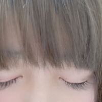 目を閉じた時に目の形がまっすぐな直線の人と半円のような形 逆 Yahoo 知恵袋