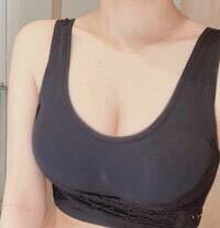 twitter 中学生 貧乳 彼氏に貧乳だねーって言われて気になりました。 - 高校生なんですけどこれって一... - Yahoo!知恵袋