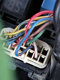 車の電装品簡単にイグニッション電源を取る方法教えてください ヒューズボッ Yahoo 知恵袋