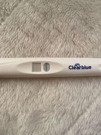 生理予定日から2日を過ぎてクリアブルーで検査したところ薄く線が出まし Yahoo 知恵袋