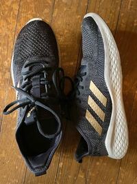 代男性がこのランニングシューズを私服で履くのは少しダサいですか Yahoo 知恵袋