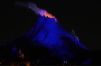 東京ディズニーシーの火山の噴火は 毎回決まった時間に起きますか Yahoo 知恵袋