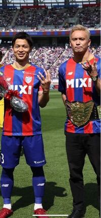 この2人は誰と誰ですか 1人はサッカー もう1人は格闘技 Yahoo 知恵袋