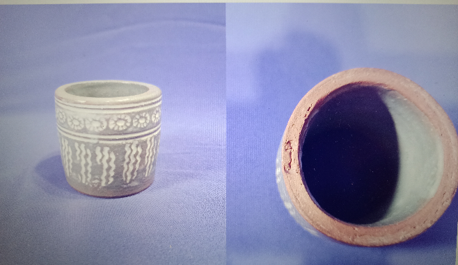 茶道具の蓋置だと思うのですが、陶印から何方の作品かわかりますか。