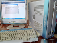 このパソコンって使えますか？ - 家から出てきた20年前に買ったパソ 