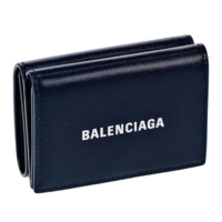 バレンシアガの財布が欲しいと思っているのですが、バレンシアガは時 