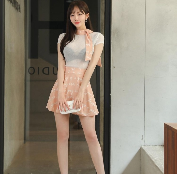 ブラが透けてるファッションは韓国で流行ってるんですか?