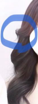 写真の青丸のところのように巻きたいのですがここは後れ毛を作って巻いてるんですかね？ 後れ毛だとしたらどのくらいの長さでどこから作っているのでしょうか？ 検索用 量産型 ジャニオタ