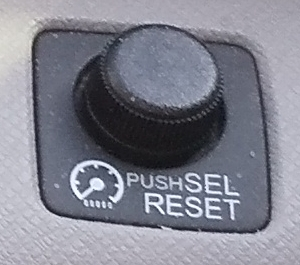 【中古のステップワゴン】「PUSH SEL RESET」とは？ 中古のステップワゴンについての質問です。 「PUSH SEL RESET」とは、何のことなのでしょうか？ わかりやすく教えていただけないでしょうか？ よろしくお願い申し上げます。
