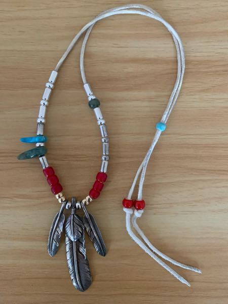 ゴローズのフェザーをビーズで写真の様に 組んでいますが3枚組み Yahoo 知恵袋