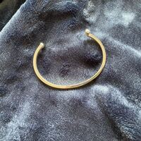 Klasse14のバングルを頂いたのですがどうしてもサイズが合わず手から抜けて Yahoo 知恵袋