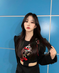 おでこ少し広めで一重の女性でセンター分けって似合うと思いますか Yahoo 知恵袋