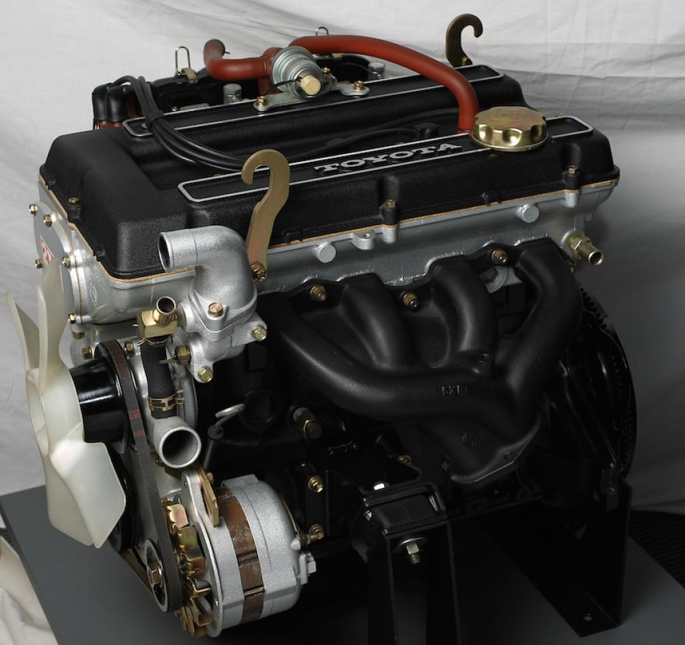 トヨタ2TGエンジンの画像を見るとEXマニが鋳物ではなくパイプを曲げて作ったタコ足に見えますが他に純正でタコ足を装着したエンジンはありますか？