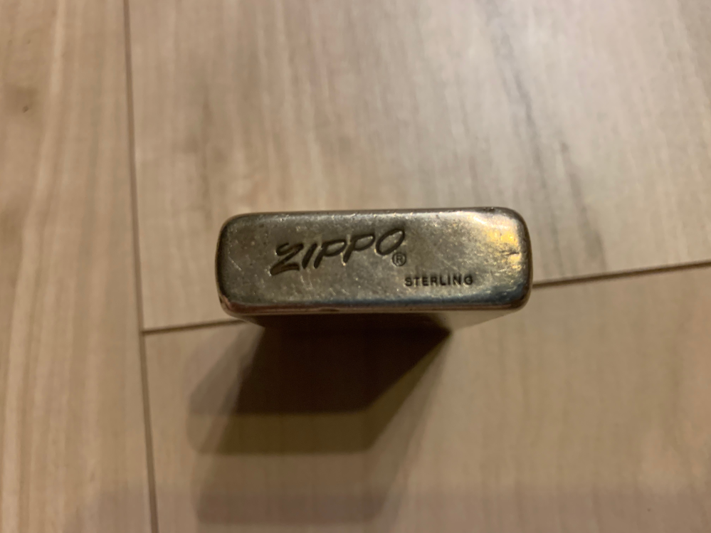 Zippoに詳しい方、教えてください スターリングのこのZippoは何年くらいの物でしょうか？ よろしくお願いします。