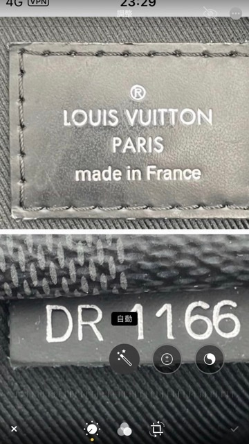 こちらのトートバッグは偽物でしょうか？少し刻印の6の文字がくっつきすぎてズレてるように見えるのですが。