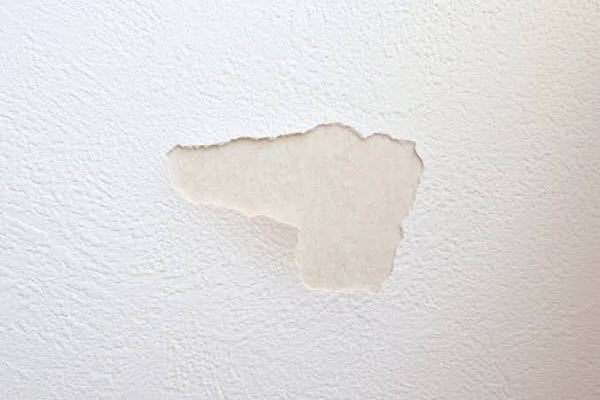 賃貸の壁紙が剥がれてしまいました ピンポン玉一枚くらいの剥がれ具合なので Yahoo 知恵袋