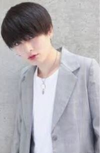 中学生男子なのですが 見ての通り酷いくせ毛ですこの髪型を変えたいで Yahoo 知恵袋