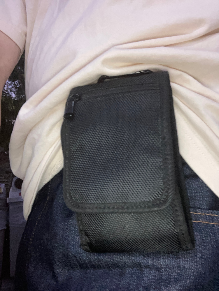 ジーンズを履くとスマホをしまう場所がない フロントポケットだと座った時に邪魔 Yahoo 知恵袋