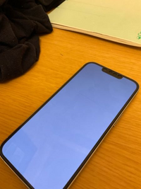 iPhoneの画面に黒い横線が出てきたんですがこれなんですか？iPh... - Yahoo!知恵袋